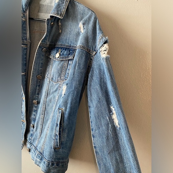 Classic Blue Jean Jacket - Picture 5 of 9